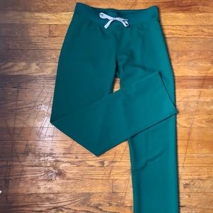FIGS XST Livingston scrub pant Hunter Green!